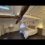 La Cour Oda ve Kahvaltı