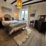 Oda ve Kahvaltı La Cour