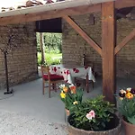 La Cour Oda ve Kahvaltı Villefagnan