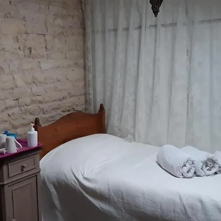 La Cour Oda ve Kahvaltı