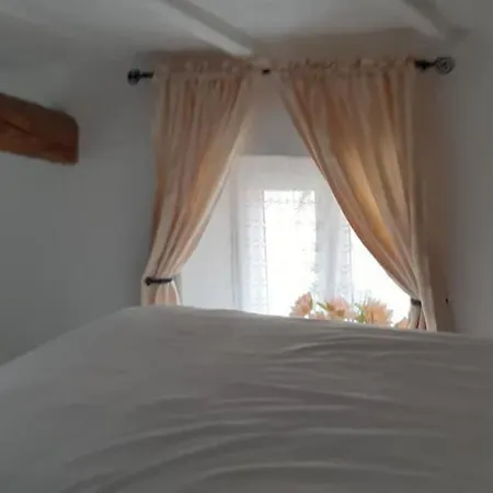 La Cour 3* Villefagnan