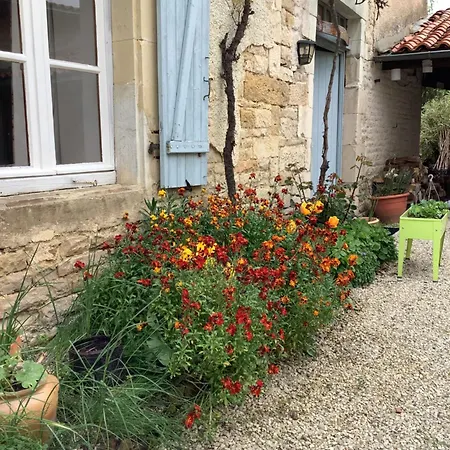 Couette-café La Cour 3*