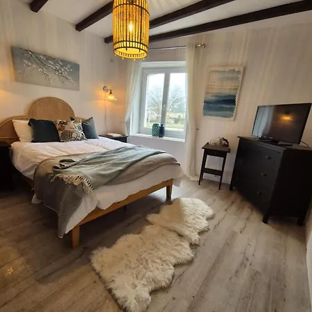 Oda ve Kahvaltı La Cour