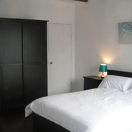 Oda ve Kahvaltı La Cour 3*