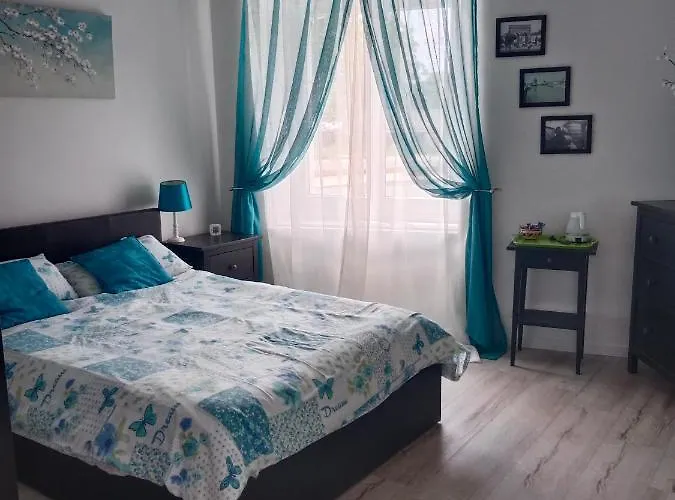 La Cour Alojamento de Acomodação e Pequeno-almoço Villefagnan