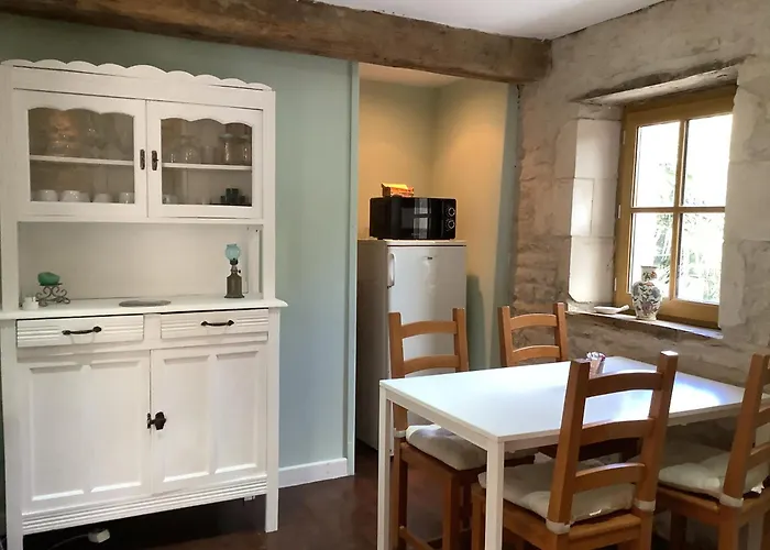 La Cour 3* Villefagnan