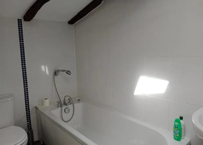 La Cour Alojamento de Acomodação e Pequeno-almoço 3*