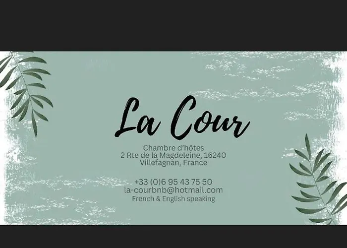 La Cour Alojamento de Acomodação e Pequeno-almoço 3*