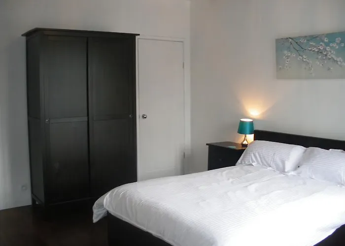 Alojamento de Acomodação e Pequeno-almoço La Cour 3*